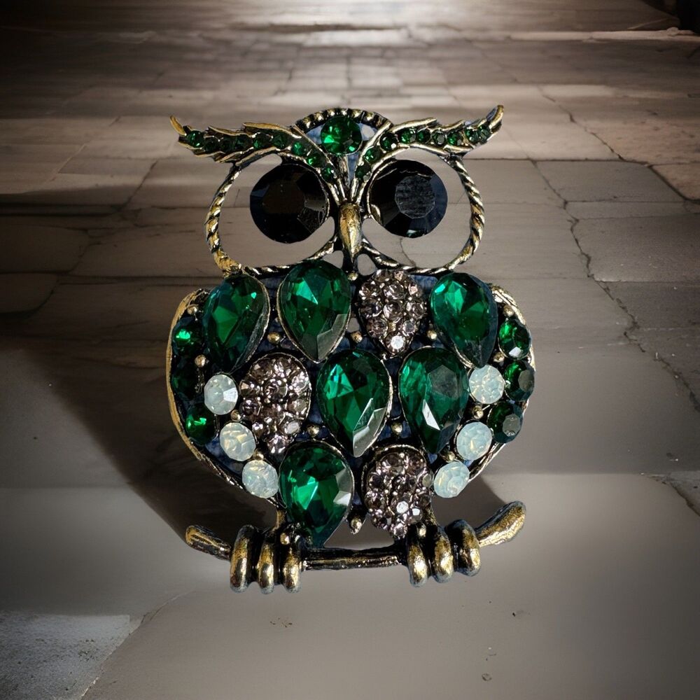 Rhinestone Owl Brooch Pin Emerald Green Crystal Antique Silver Tone Costume